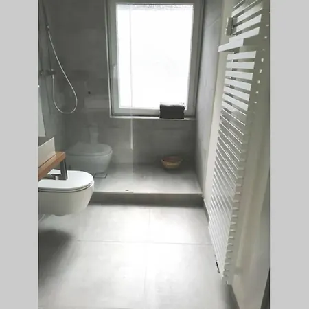New Exclusive In Central Area דירה *