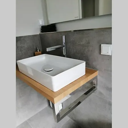 New Exclusive In Central Area דירה *